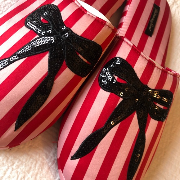 NWT Victoria’s Secret Pink & Red Striped Slippers | Size 9/10 - Picture 7 of 12